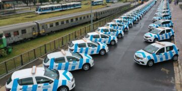 La Provincia entregó 60 nuevos vehículos a municipios y comunas