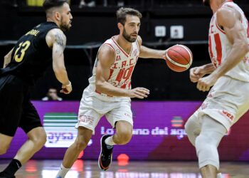 Juegan Instituto y Atenas