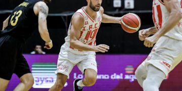 Juegan Instituto y Atenas