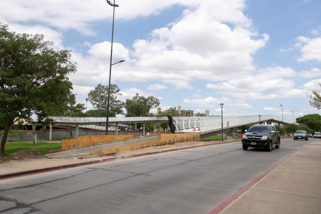 Están próximos a finalizar los tres accesos por los que se ingresará a la Ciclovía Elevada