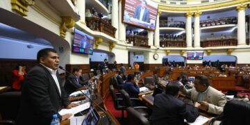 El Congreso rechazó adelantar los comicios a 2023