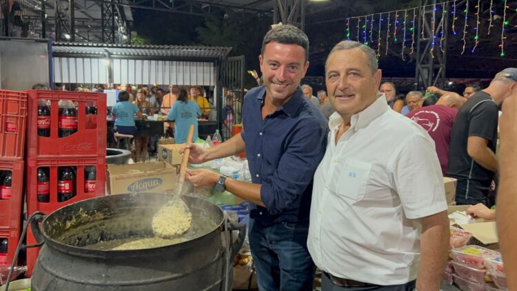 De Loredo se mostró junto a Azar, el intendente radical de Tanti.