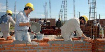 La construcción alcanzó récord histórico de empleo y la industria lleva 29 meses de crecimiento