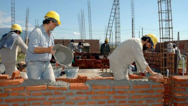 La construcción alcanzó récord histórico de empleo y la industria lleva 29 meses de crecimiento