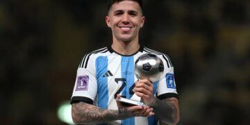 Con un pase récord, Enzo Fernández es el nuevo jugador del Chelsea