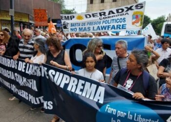 Así fue la movilización en Córdoba para respaldar el juicio político a los miembros de la Corte