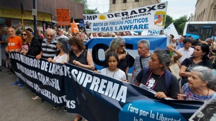 Así fue la movilización en Córdoba para respaldar el juicio político a los miembros de la Corte