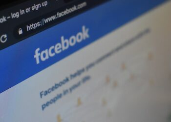 Deberá indemnizar con $50.000 a su ex abogada por injuriarla en Facebook