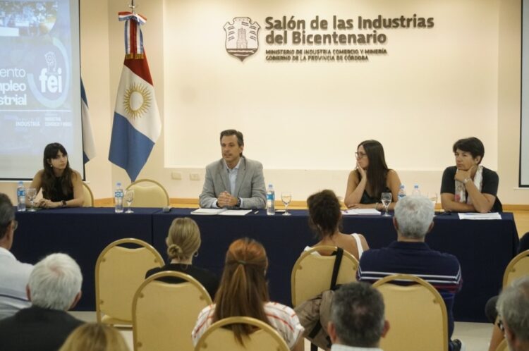 Buscan sumar 2.000 nuevos empleos en el sector industrial