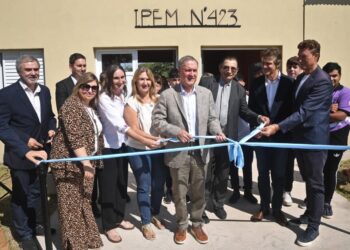 En el interior provincial y con la UEPC movilizada en la ciudad, Schiaretti inauguró el ciclo lectivo 2023