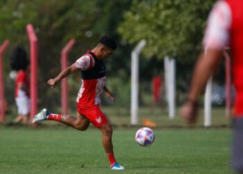 Con la mirada en Unión