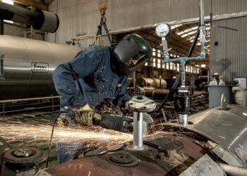 Las industrias reclaman la falta de insumos