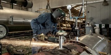 Las industrias reclaman la falta de insumos