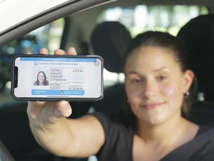 Primera licencia digital en Córdoba: el avance en tramites online fue reconocido internacionalmente