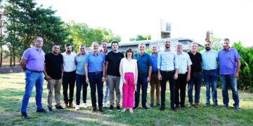 Llaryora ya sumó 20 intendentes radicales a su coalición ampliada