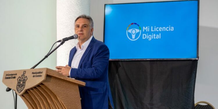 El intendente Llaryora presentó la aplicación del sistema en la ciudad.