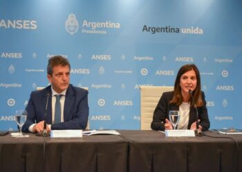 El Gobierno analiza otorgar un nuevo bono para los jubilados