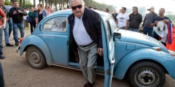 Un estudio confirmó la relación entre el tamaño del pene y el deseo de tener un auto de lujo