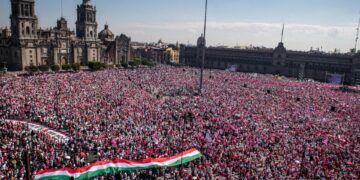 Masiva protesta en contra de la reforma electoral