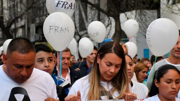 Conformidad de los padres de uno de los bebes muertos por la detención de la exdirectora