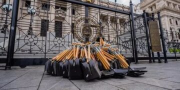 El Sukaria cruzó al empresario que regaló palas en el Congreso