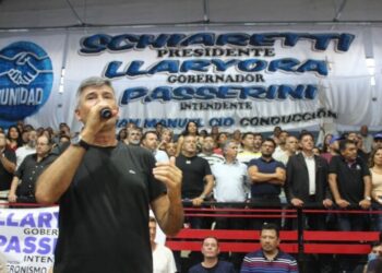 Passerini se lanzó para suceder a Llaryora en la Municipalidad