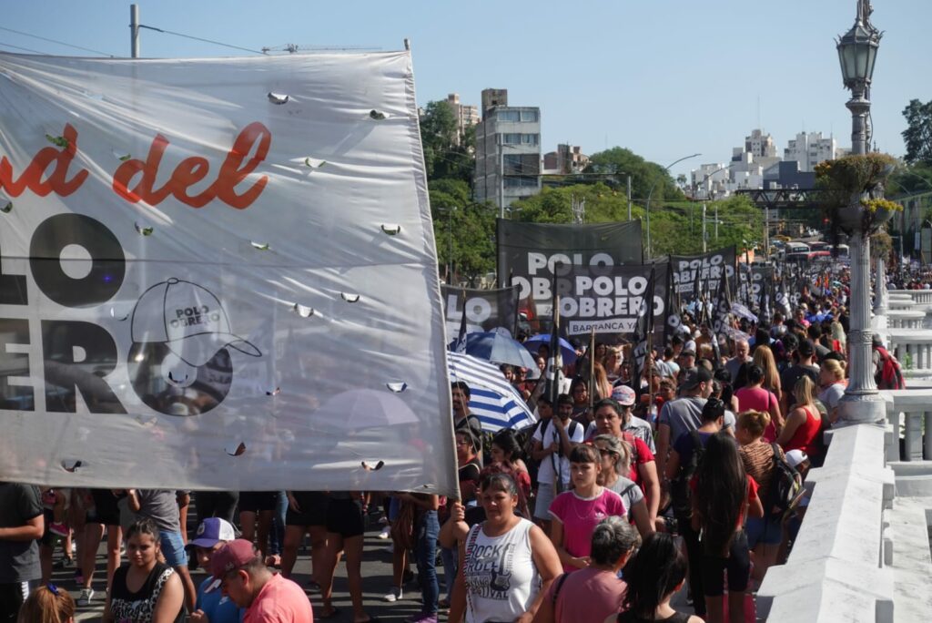 Masiva marcha de piqueteros contra el “ajuste” nacional