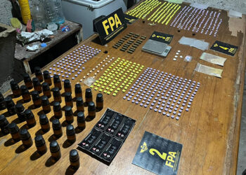 Detuvieron a un policía cordobés acusado de comercializar cocaína, éxtasis y popper