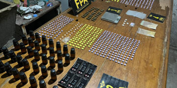 Detuvieron a un policía cordobés acusado de comercializar cocaína, éxtasis y popper