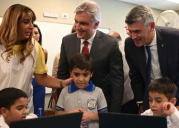 Todas las escuelas municipales darán robótica y programación