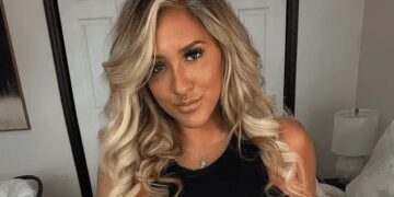 Una escuela suspendió al hijo de una mujer que publica material erótico en OnlyFans