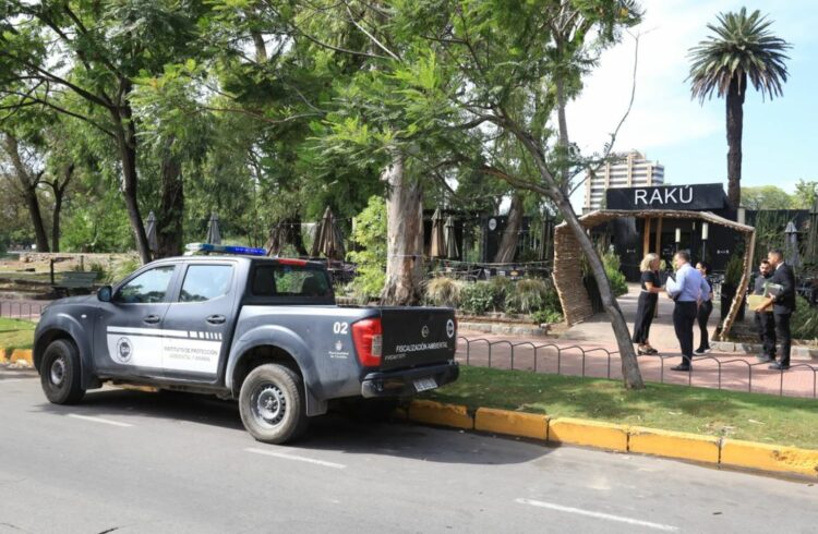 Revocaron el permiso de concesión al restaurante que contaminaba el lago con líquidos cloacales