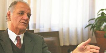 Bustos Fierro resiste su jubilación aunque ya tiene a dos reemplazantes