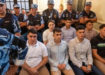 Condenan a perpetua a cinco de los ocho rugbiers