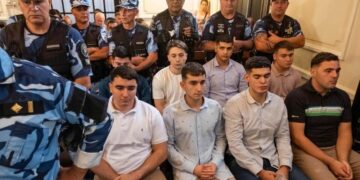 Condenan a perpetua a cinco de los ocho rugbiers