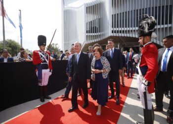 Schiaretti rechazó el juicio a la Corte y pidió más federalismo