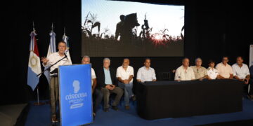 Schiaretti calificó como un «mal impuesto» a las retenciones: «No existen en América, Europa ni Asia»