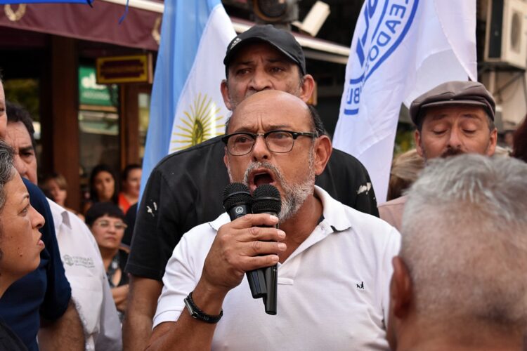 Para el SEP, “ningún salario puede quedar debajo de la canasta básica”