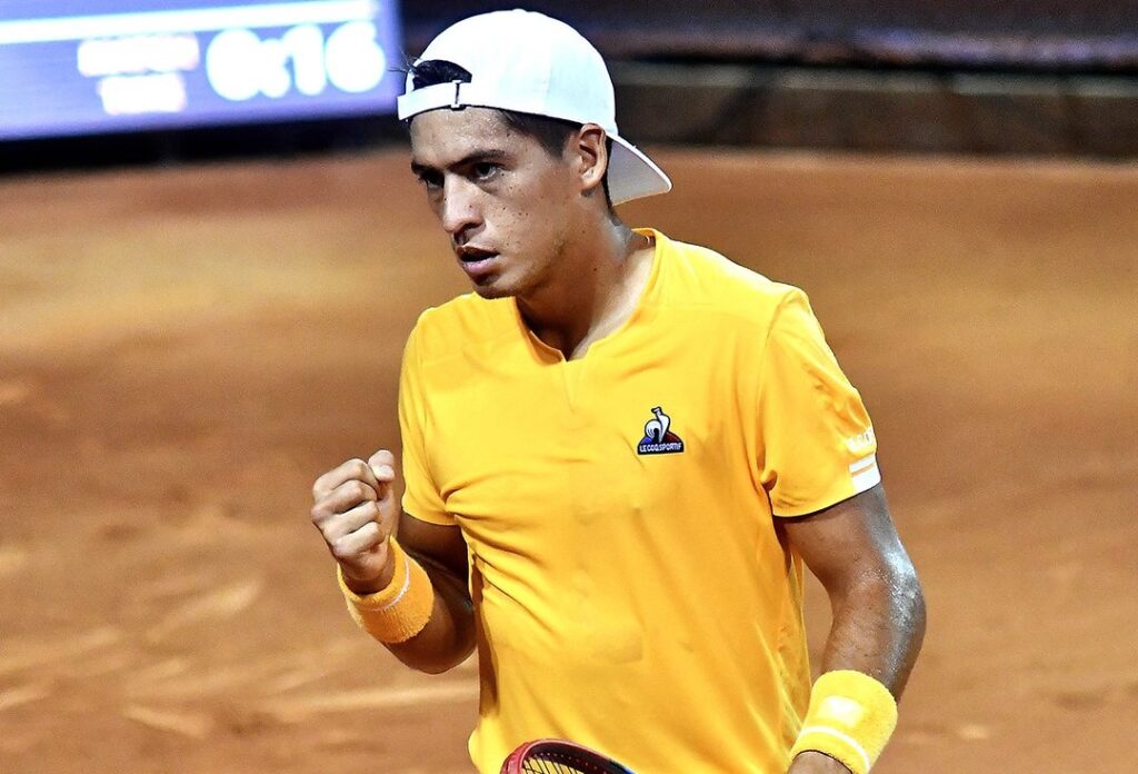 Báez avanzó a cuartos Báez avanzó a cuartos