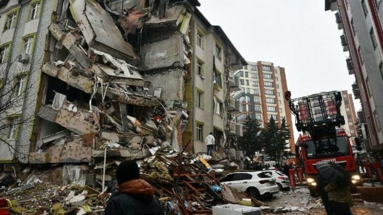 Tres muertos y más de 200 heridos tras dos nuevos sismos ocurridos en Turquía y Siria