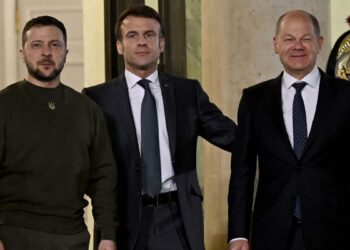 Zelenski insistió ante la UE por el envío de aviones y misiles