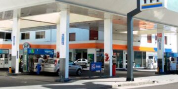 YPF y Axion también se sumaron al aumento de sus combustibles