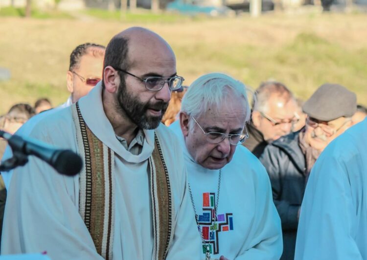 Atacaron a tiros la fundación del cura Mariano Oberlin: "Esto pasa en Córdoba, no es Rosario"
