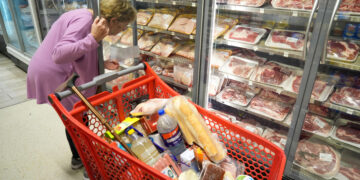 La inflación de febrero fue de 6,6% y superó el 100% interanual