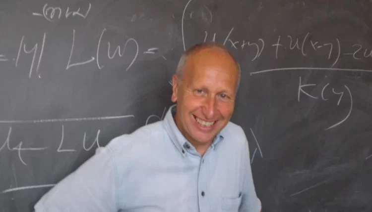El argentino Luis Caffarelli ganó el "Nobel" de Matemáticas