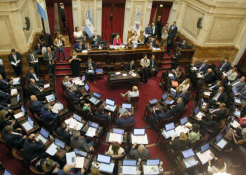 La oposición se retiró del Senado y se cayó la primera sesión del año