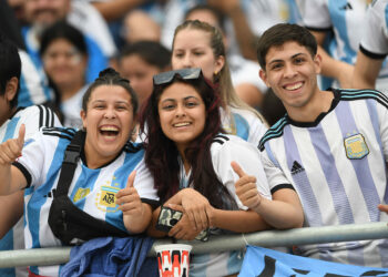 Arranca la fiesta de los campeones del mundo en el estadio Monumental