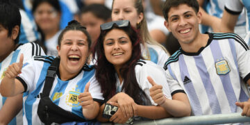 Arranca la fiesta de los campeones del mundo en el estadio Monumental