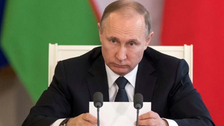 Corte Penal Internacional emite orden de detención contra Putin por deportación de niños