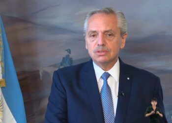 Fernández anunció que enviará al Ejército para urbanizar barrios populares de Rosario